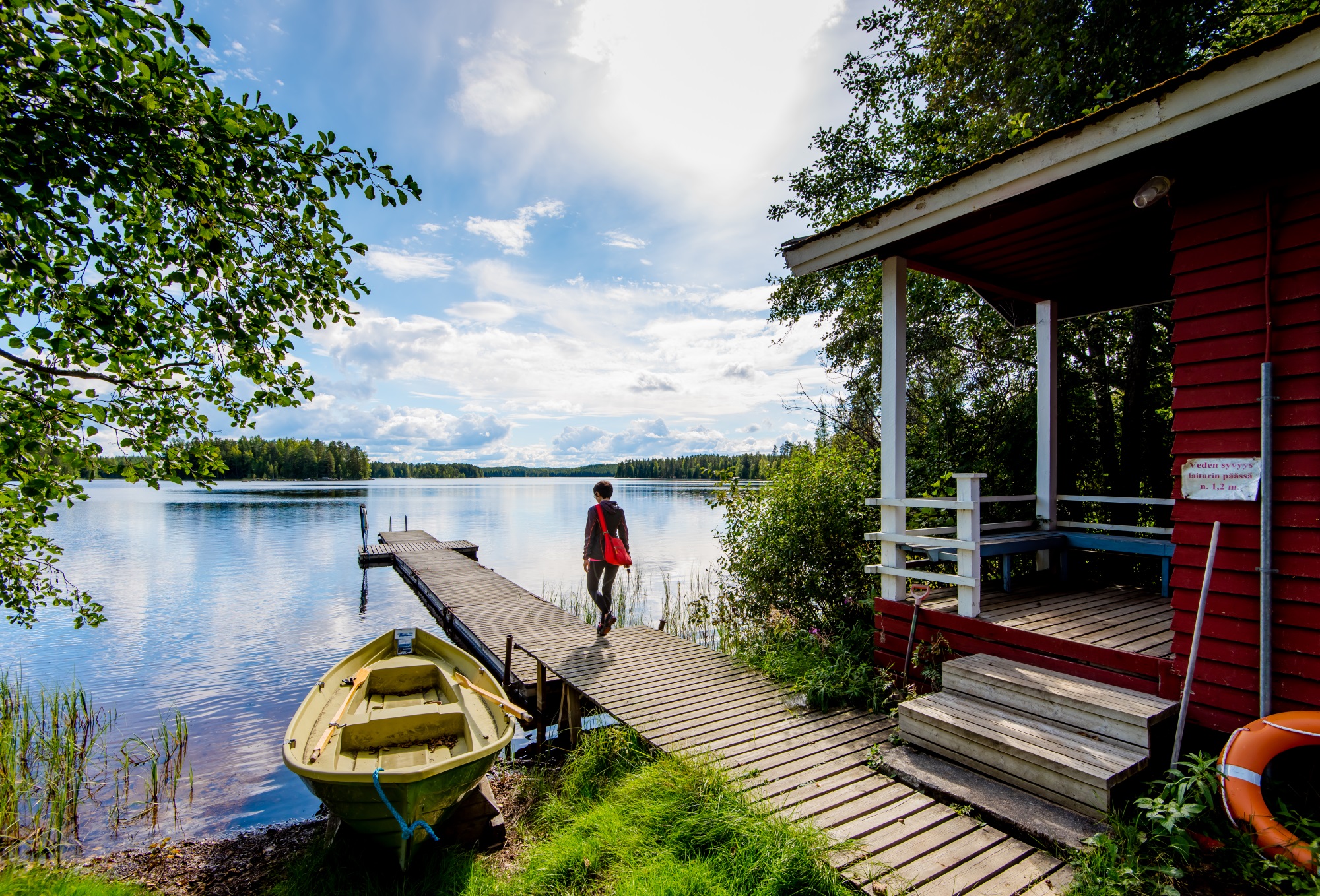 Отдохнуть недорого на озерах. Озера Сайма в Финляндии домик на озере. Озеро Сайма Финляндия коттеджи. Рыбалка на озере Сайма Финляндия. Савонлинна Финляндия озеро.