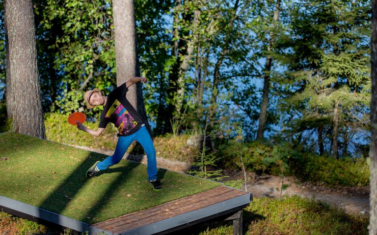 Finnland Discgolf inmitten von Wäldern und Seen