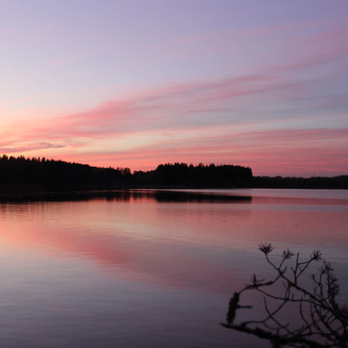 Iltaruskoinen maisema Saimaalta